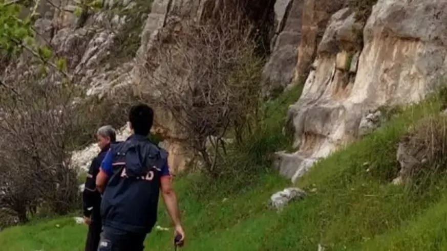 Ot biçerken uçurumdan düşen kişi öldü
