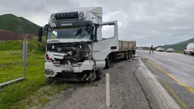 TIR ile minibüs çarpıştı; 2 ölü, 1 yaralı