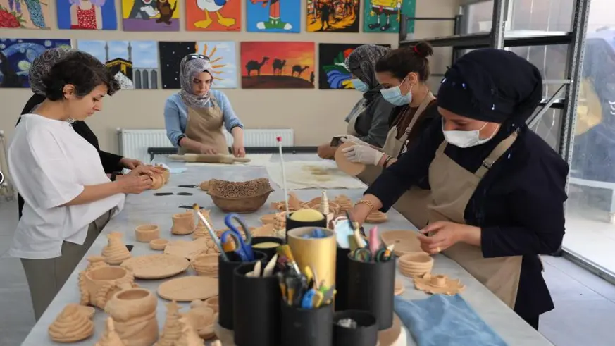 300 kursiyer, kendi işini kuracak düzeyde eğitim alıyor