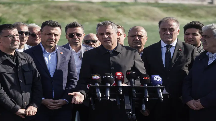 CHP Genel Başkanı Özel, İmamoğlu'nu ziyaret etti