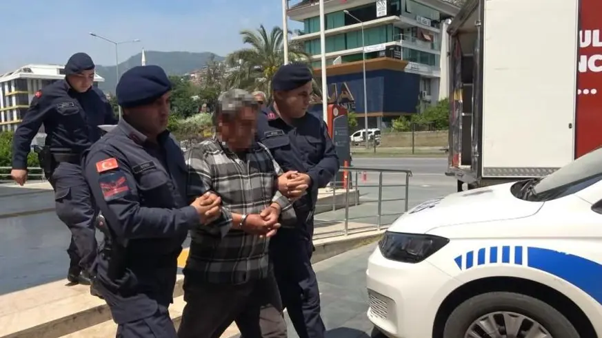 Koyuna tekme atıp iple eziyet eden adam tutuklandı