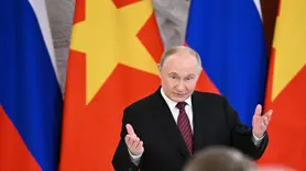 Putin, müzakerelerin 15 Mayıs'ta İstanbul'da yeniden başlatılmasını önerdi