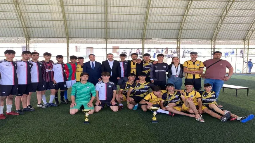Liseler arası futbol turnuvası