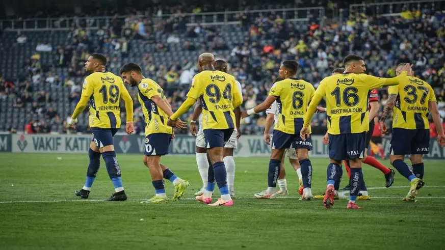 Fenerbahçe, üst üste 4. kez ligi ikinci tamamlayacak
