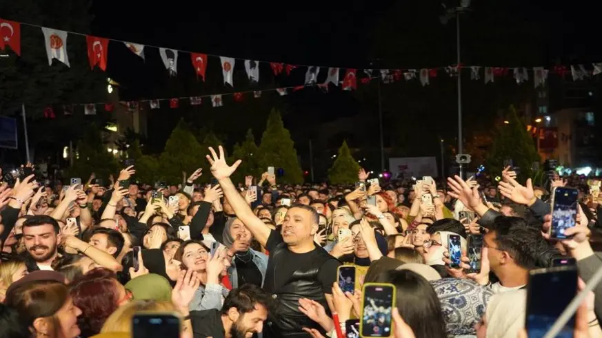 10 bin kişi Haluk Levent konserinde buluştu