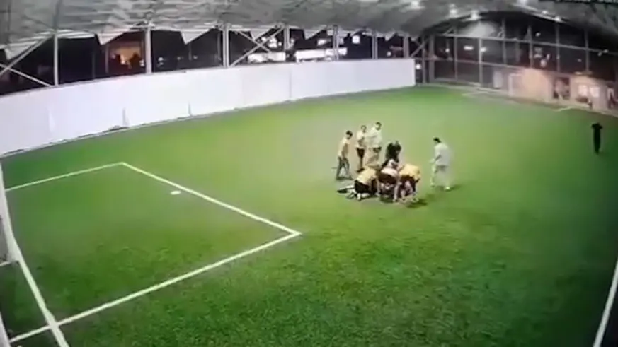 Halı sahada fenalaşan genç hayatını kaybetti