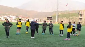 Hakkarili kızlar, Süper Lig'deki ablalarının izinden gitmek istiyor