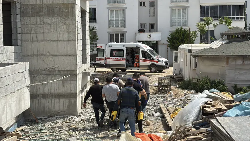 Yüksekten düşen inşaat işçisi öldü