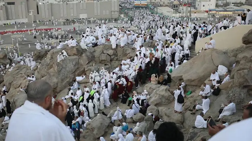 Mekke'den 2 milyondan fazla hacı adayının Arafat'a intikali tamamlandı