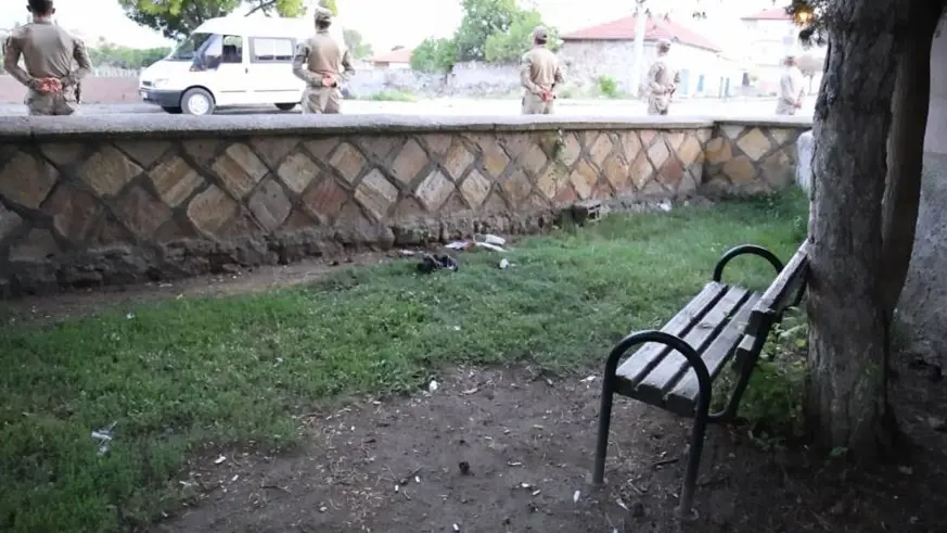 Önce kafasına vurdu, sonra boğazını kesip öldürdü