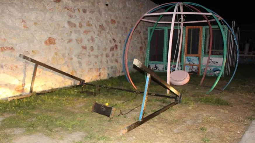 Salıncaktan düşen 4 yaşındaki çocuk hayatını kaybetti