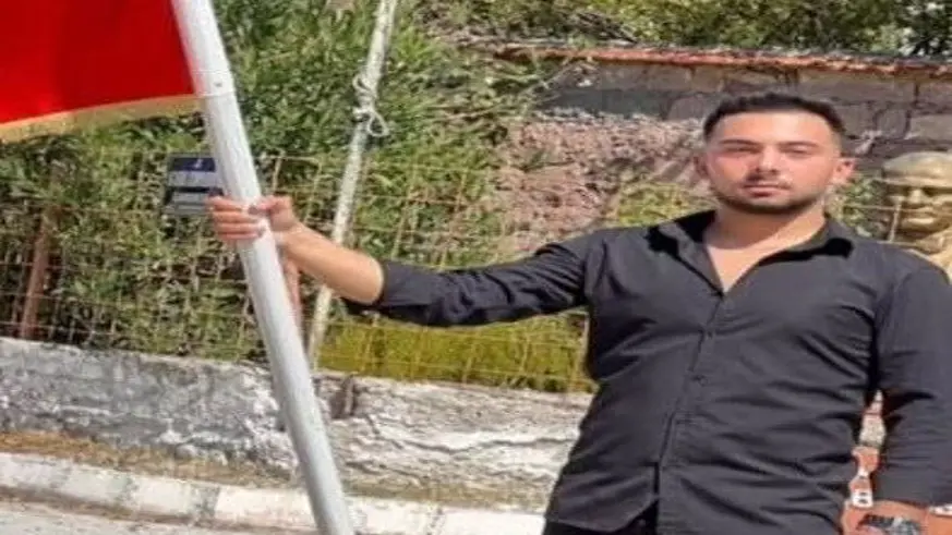 Denize atlayarak başını kuma çarpan genç hayatını kaybetti