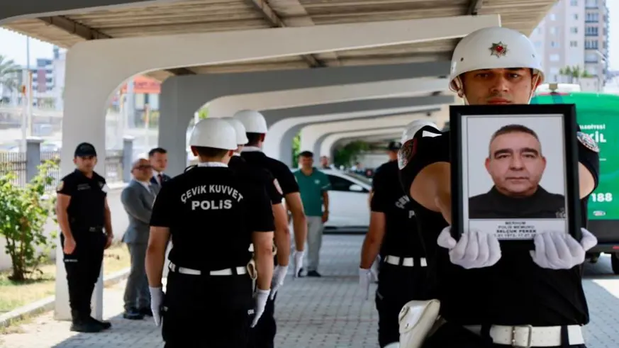 Görevi başında kalp krizi geçiren polis memuru şehit oldu