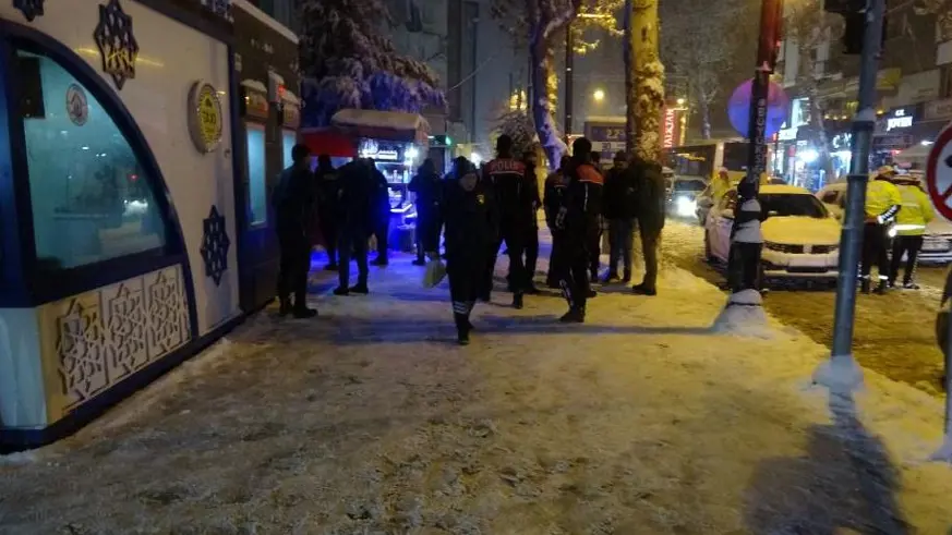 Kadınların bıçaklı kavgası kanlı bitti